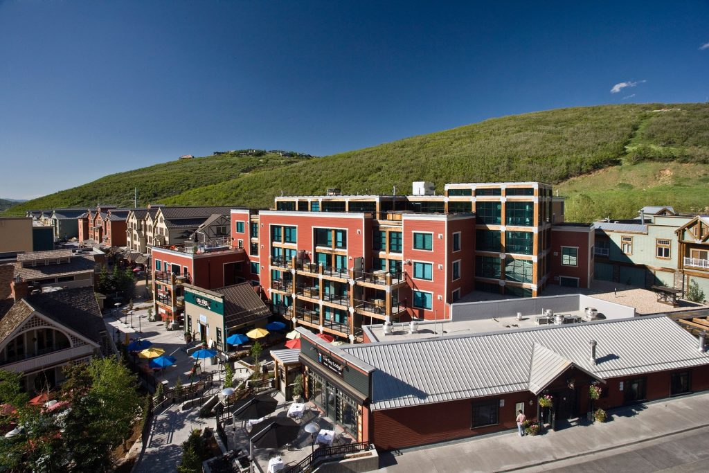 Sky Lodge on Main, architectural design by Elliott Workgroup