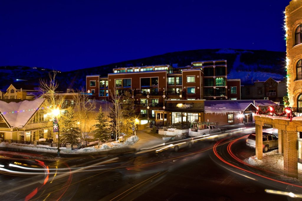 Sky Lodge on Main at night, architectural design by Elliott Workgroup
