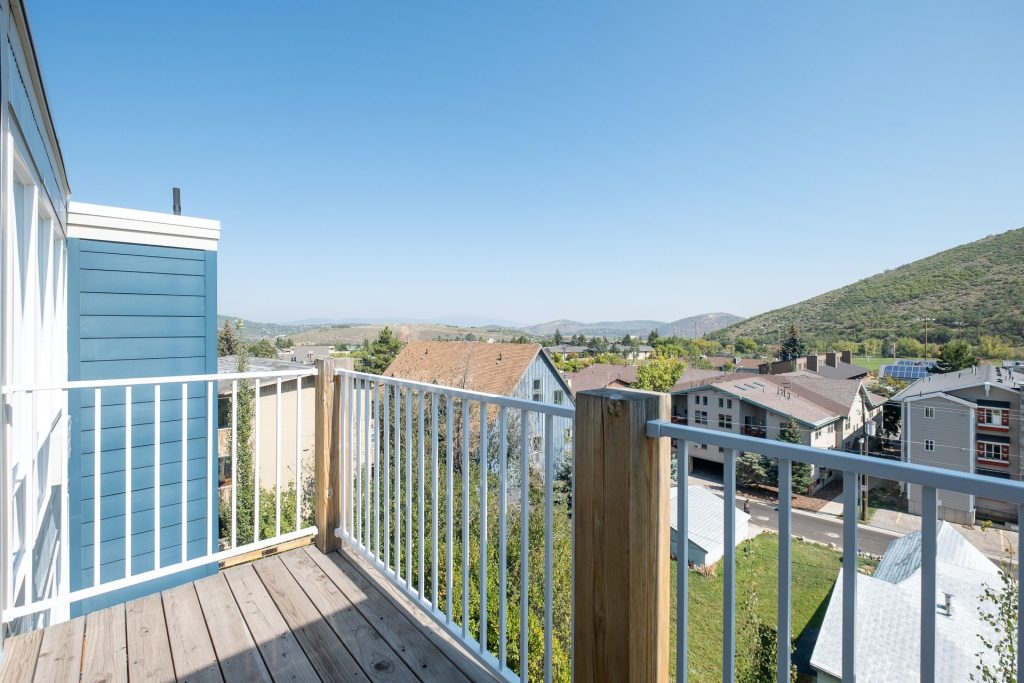 Balcony, Empire Avenue Workforce Housing, architectural design by Elliott Workgroup